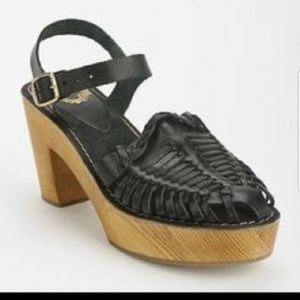 Ecote Black and Tan Platform Sandals